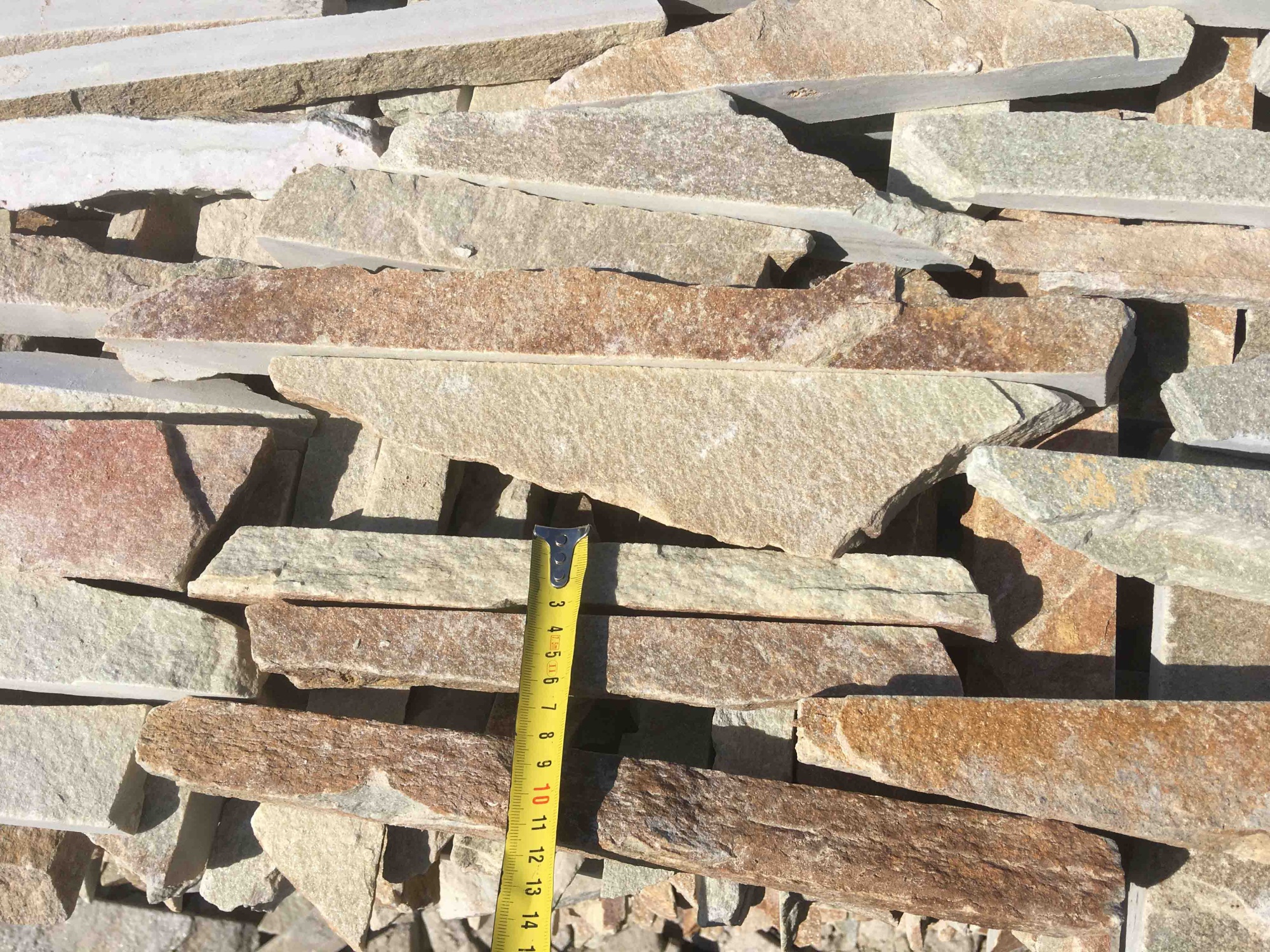 Горбушка златолит золотистый для облицовки купить в Майкопе