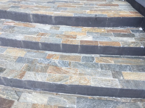 Плитка из Златолита Уральского для лестницы купить в Майкопе