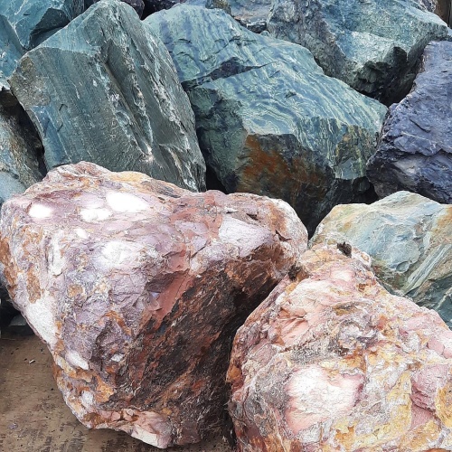 Ландшафтные глыбы красно-фиолетовые 200-1000 килограмм купить в Майкопе