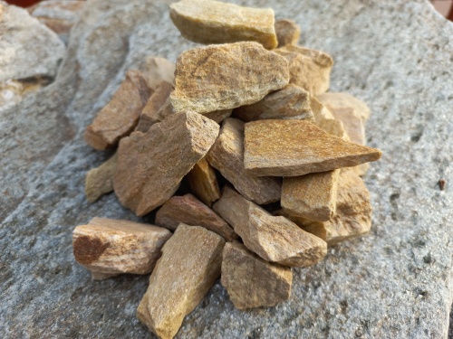 Златолит жёлтый декоративная каменная крошка купить в Майкопе