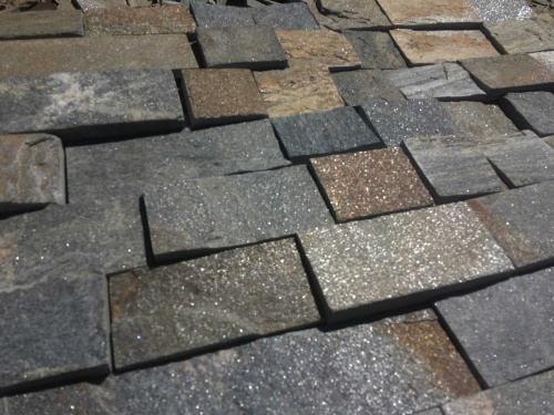 Плитка пилёная златолит Уральский для цоколя, отмостки купить в Майкопе