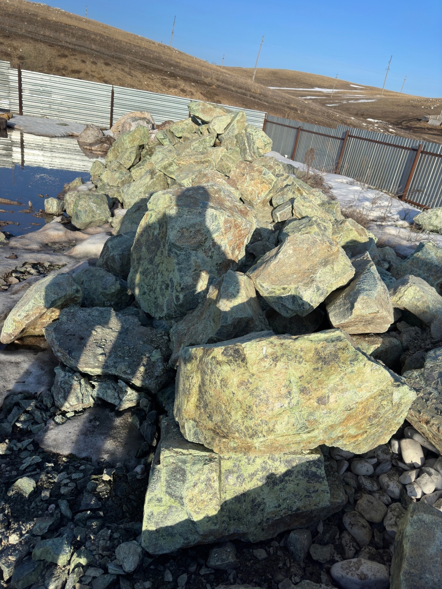 Камни для ландшафтного дизайна зелёные 10-60 килограмм купить в Майкопе