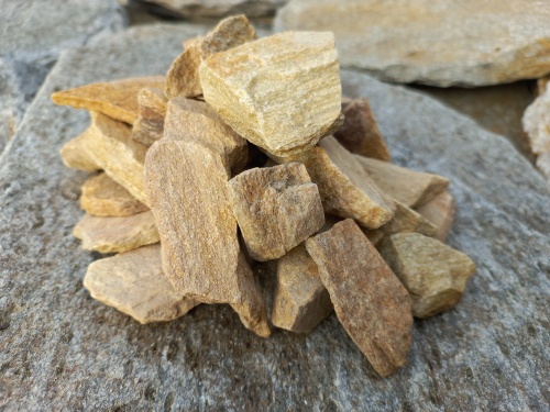 Златолит жёлтый декоративная каменная крошка купить в Майкопе