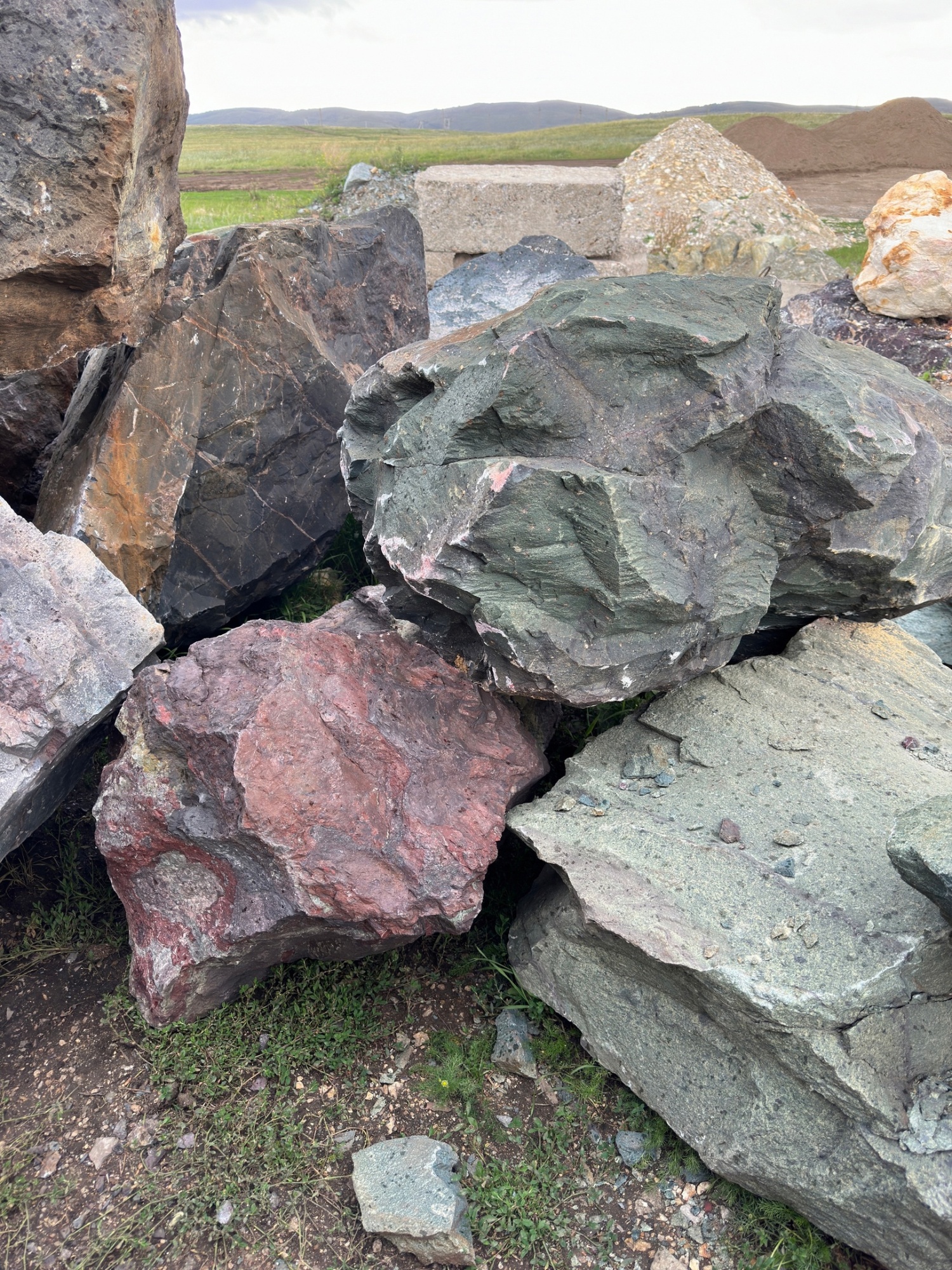 Камни для ландшафтного дизайна зелёные 10-60 килограмм купить в Майкопе