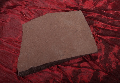 Плитняк лемезит бордовый для цоколя 1,5-2 см купить в Майкопе