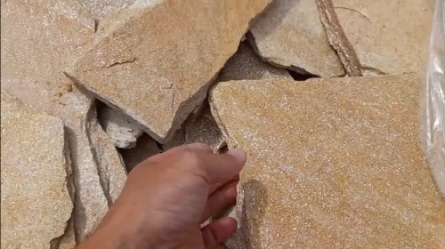 Плитняк златолит жёлтый золотистый для отмостки купить в Майкопе