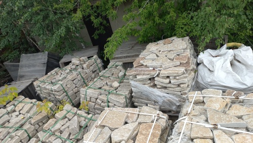 Гранитный плитняк галтованный для парковки купить в Майкопе