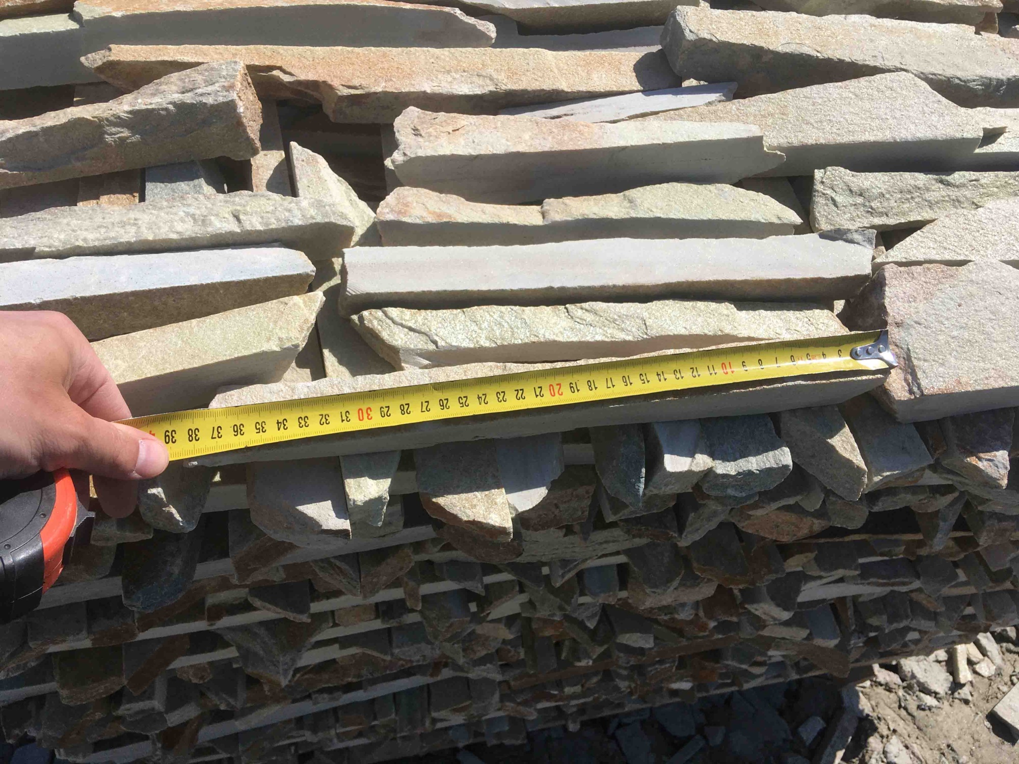 Горбушка златолит золотистый для облицовки купить в Майкопе