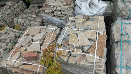 Плитняк гранитный галтованный купить в Майкопе