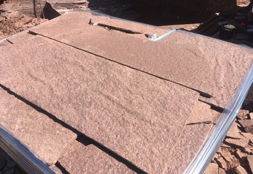 Плитняк лемезит бордовый для облицовки цоколя 20-25 мм  купить в Майкопе