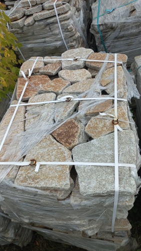 Плитняк галтованный гранитный для ландшафтного дизайна купить в Майкопе