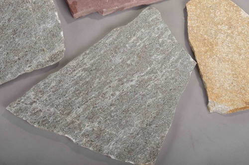 Плитняк златолит Уральский для цоколя, отмостки купить в Майкопе