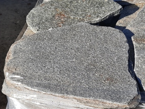 Златолит серебристый галтованный для лестниц купить в Майкопе