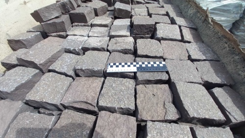 Лемезит колотая брусчатка 10 * 10 см. для парковки купить в Майкопе